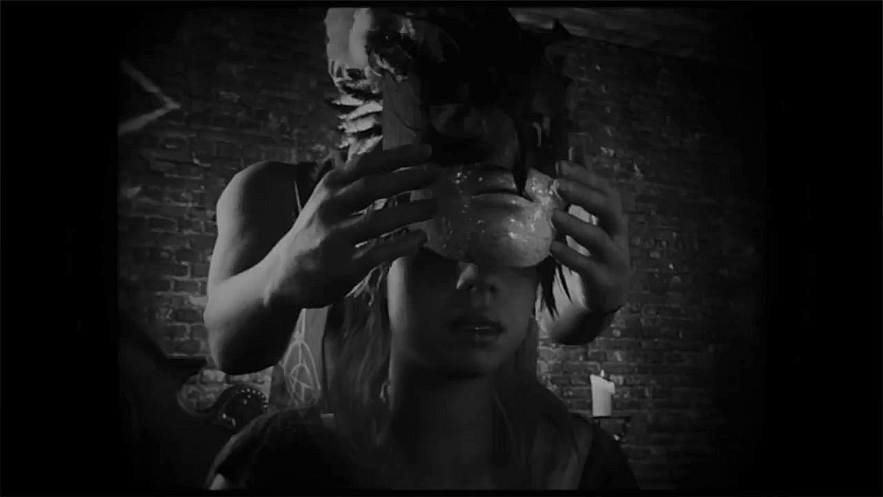 تریلر هنگام عرضه ی بازی Mafia...