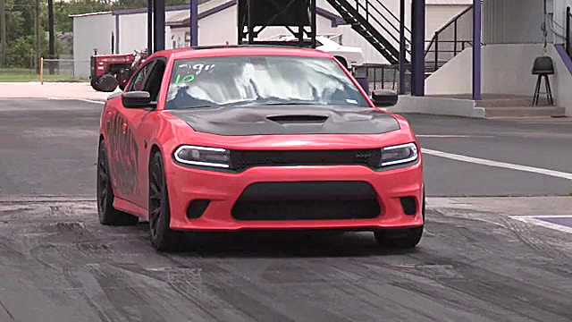 درگ دوج چارجر هلکت با نیسان gt...