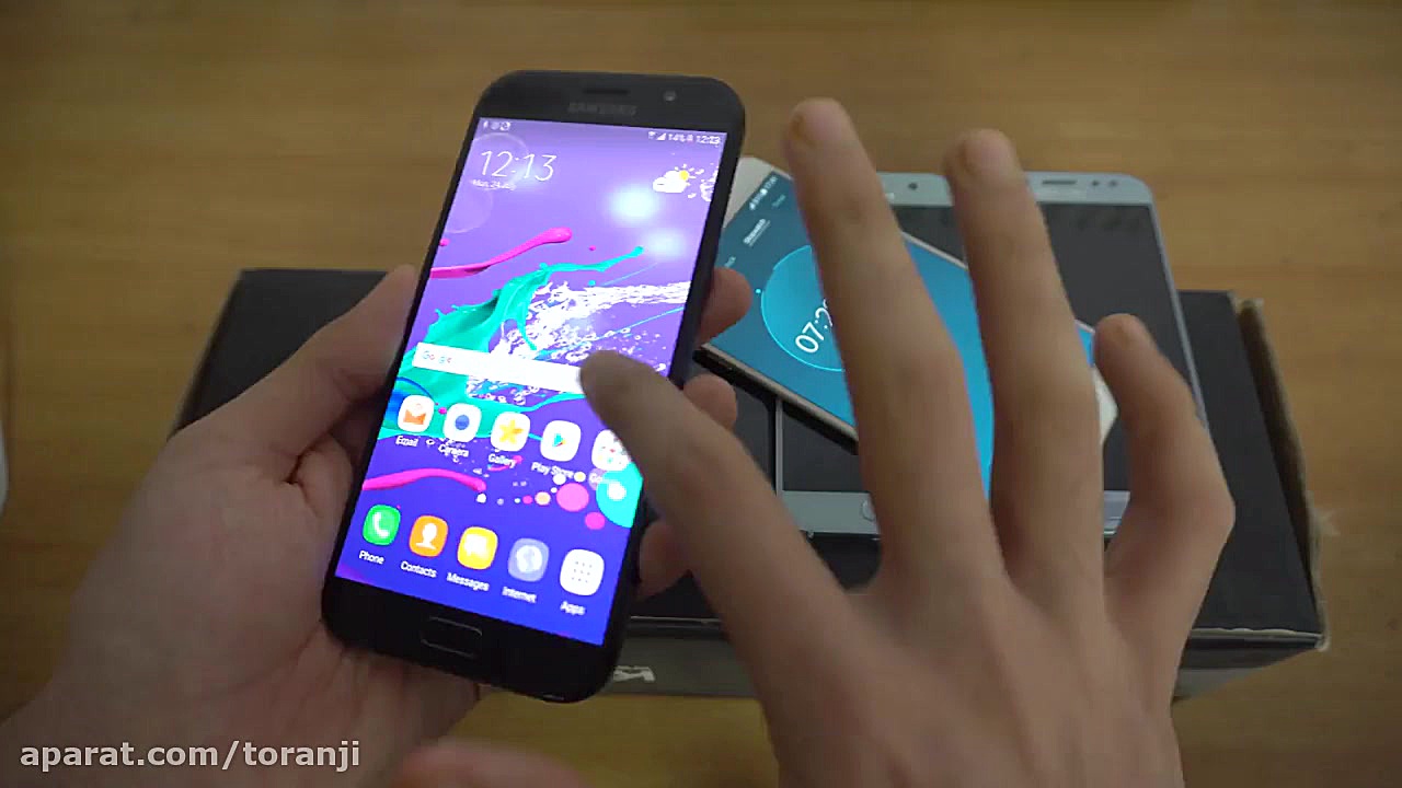 Samsung Galaxy J7 Pro (2017) v...