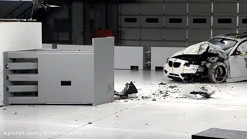 تست تصادف ب ام و سری 2