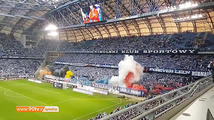 آتش بازی بزرگ و زیبای هواداران...