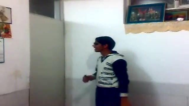 لیلا در لب تاپ عاشقش