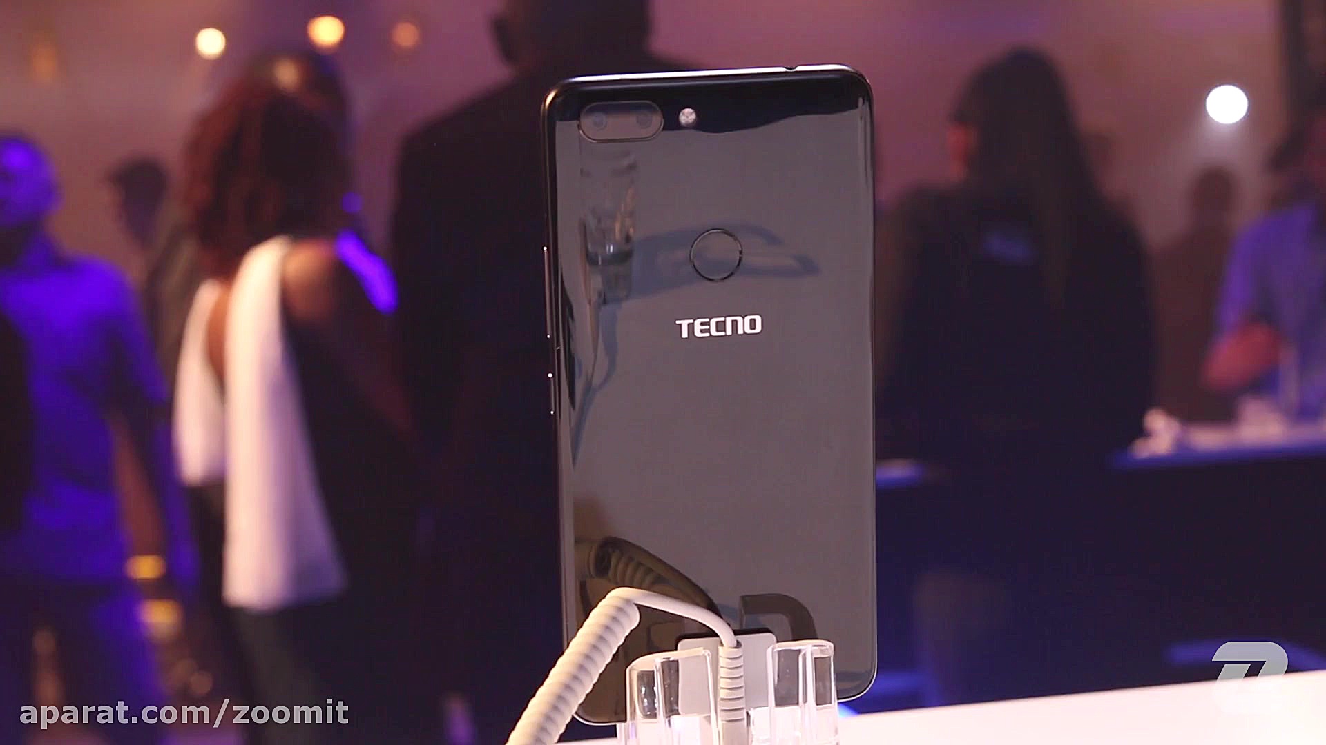 نگاه نزدیک زومیت به گوشی تکنو...