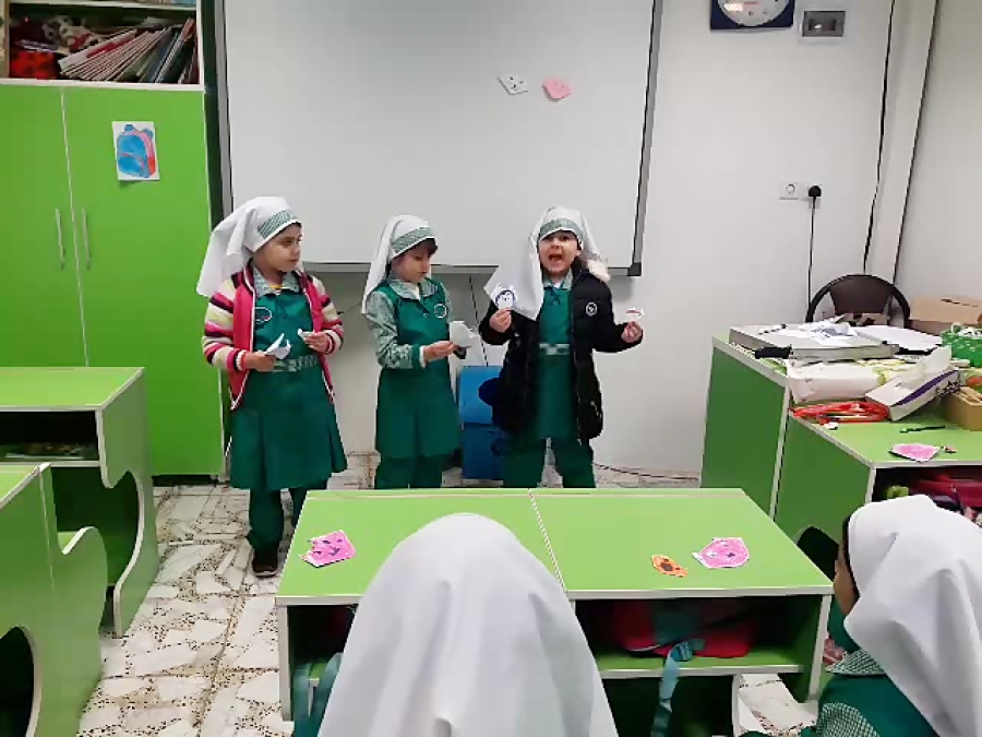 داستان سرایی پیش دبستانی های ب...