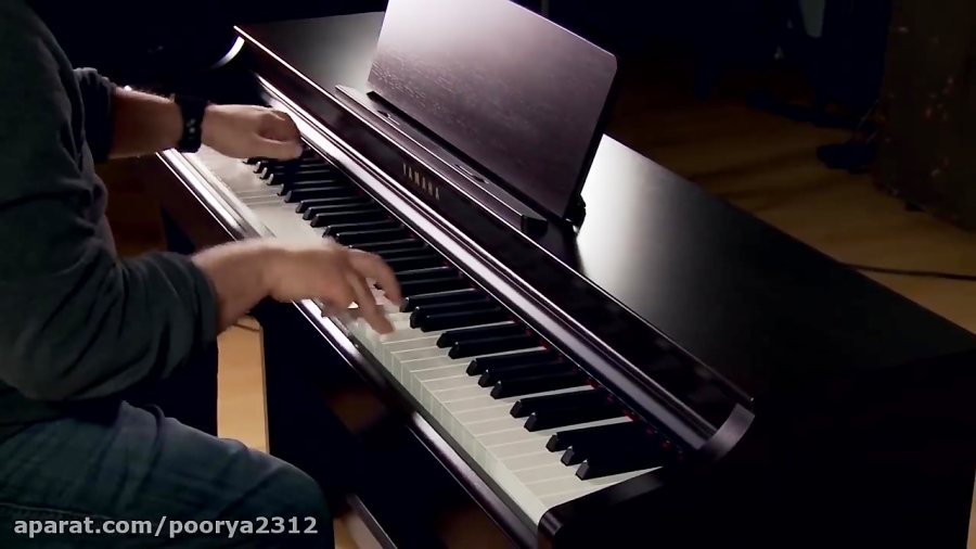 نوازندگی با پیانو یاماها Clavi...