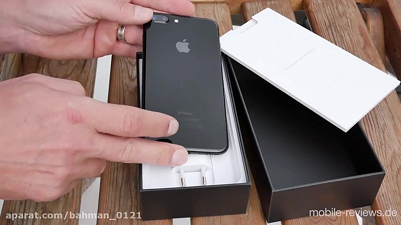 Unboxing: Apple iPhone 7 Plus...
