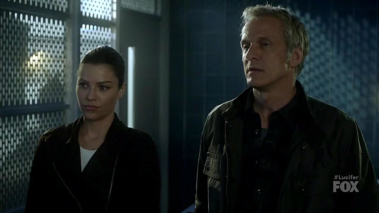 Lucifer S03E07 زمان2587ثانیه