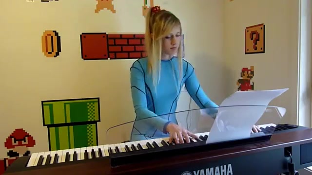 پیانو نوازی زیبا و قشنگ....