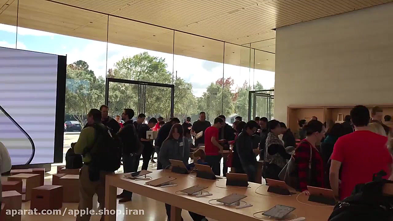مرکز بازدیدکنندگان اپل پارک  ف...
