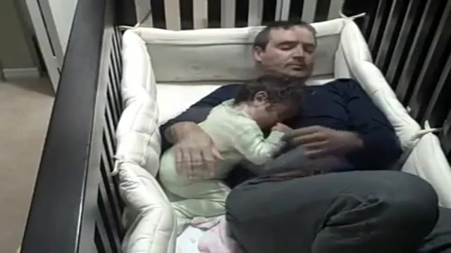 جدال بامزه بابا و نی نی!