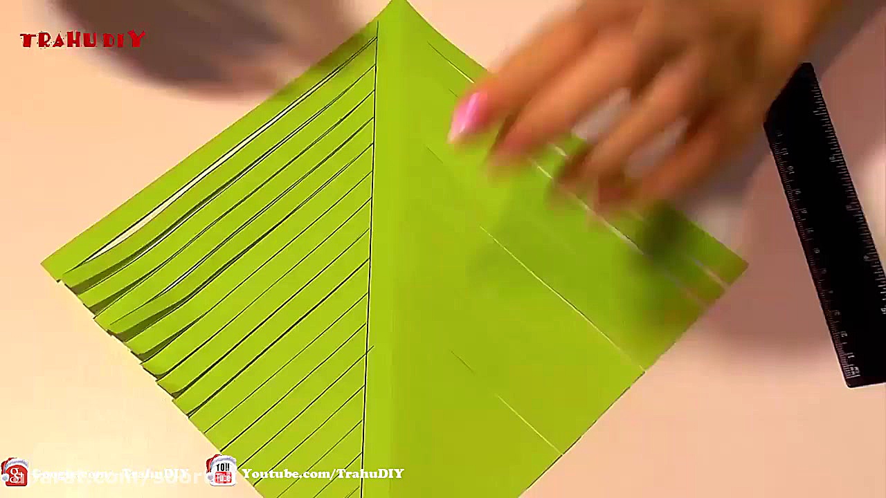 کلیپ آموزشی ساخت درخت کریسمس ک...