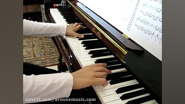 نواختن آهنگ جان مریم با پیانو...