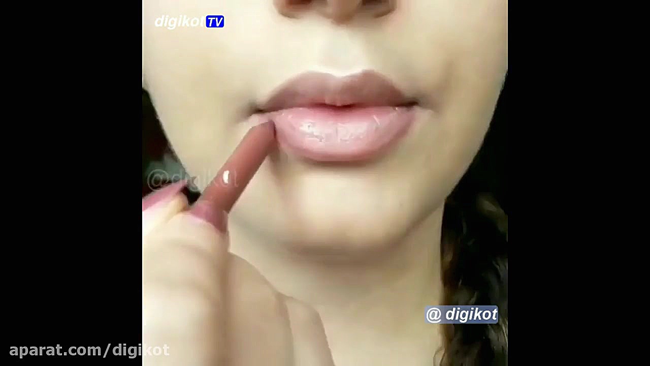 آرایش لب رژلب مدادی