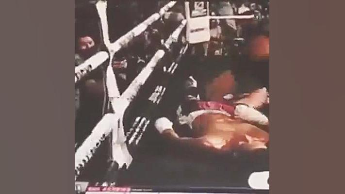 ضربه عالی آرنج در موی تای