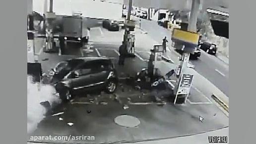 اینجوری وارد پمپ بنزین نشوید