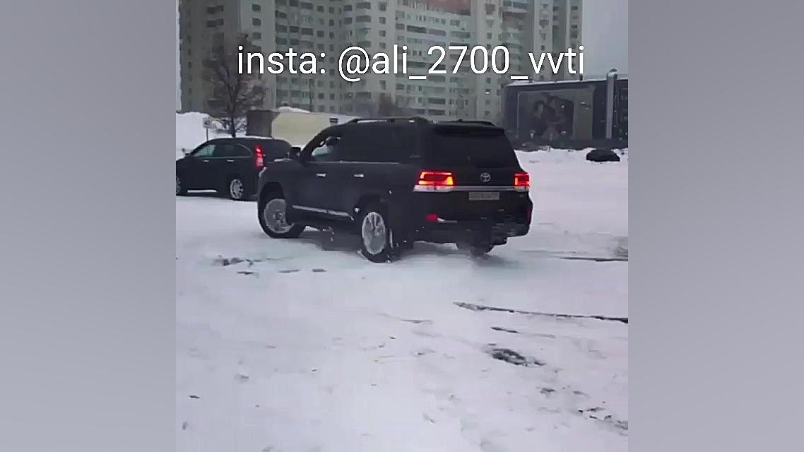 تویوتا لندکروزر 2017