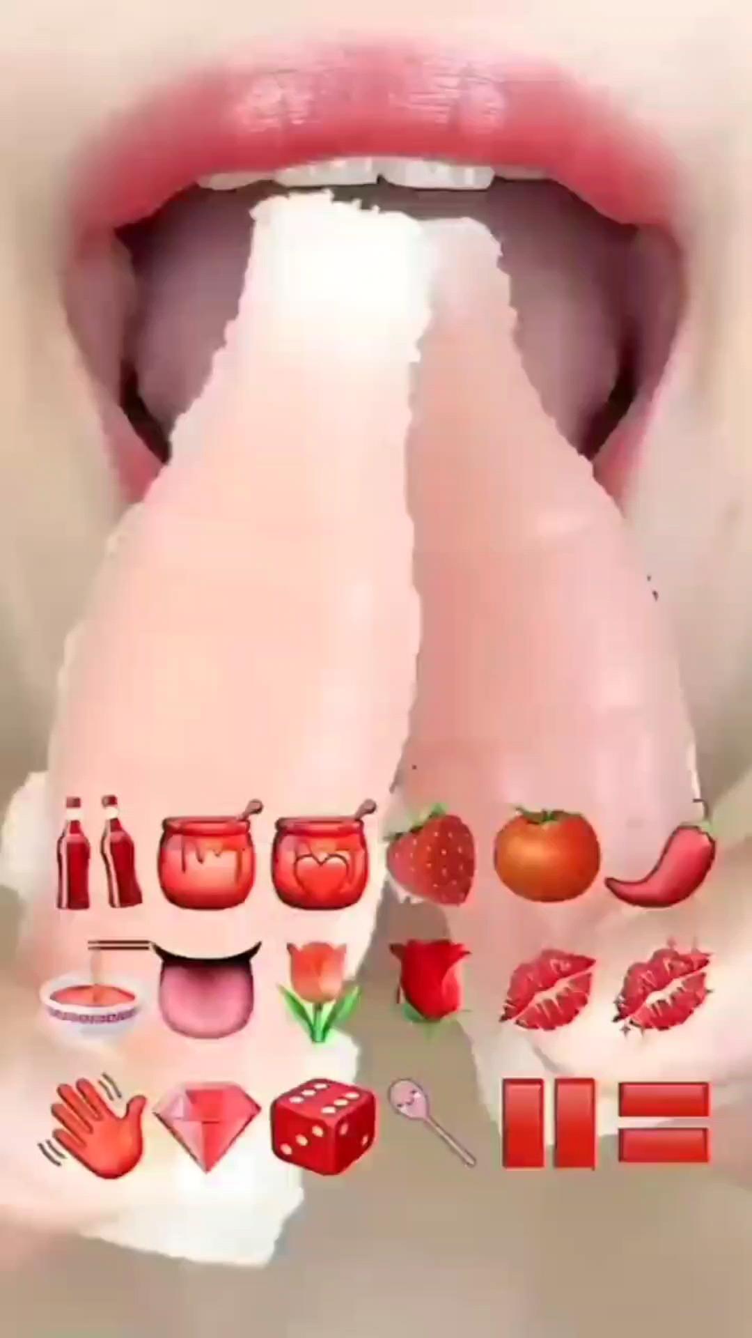 خوردن خوراکی های قرمز😍🎀