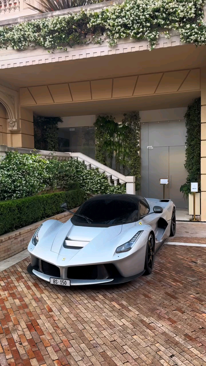 Ferrari Laferrari
صبح آدینتون بخیر
اگر از این دست محتوا خوشت..