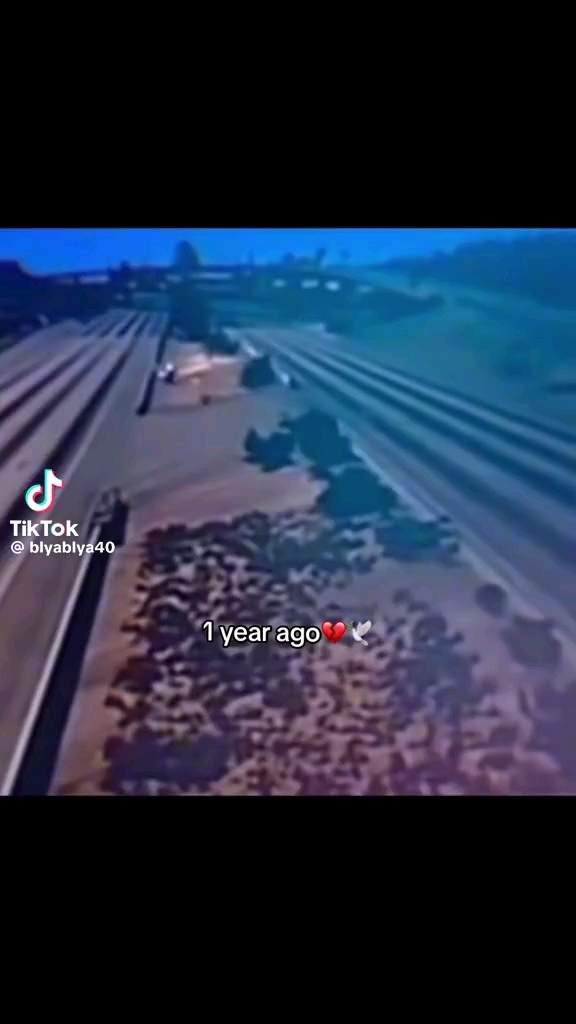 نمونه‌ی شورتس آپارات با پخش «اچ‌ال‌اس»